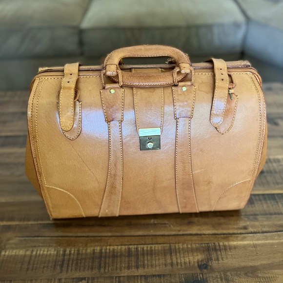 Vintage Handbags - Vintage Travel/ Doctor Bag 1950s